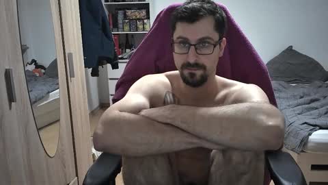 Snapshot of dan_the_man405 chatting on December 2, 7:42 pm King Dan online show from December 2, 7:42 pm