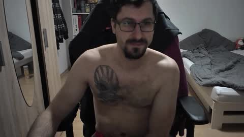 Snapshot of dan_the_man405 chatting on December 18, 7:53 pm King Dan online show from December 18, 7:53 pm