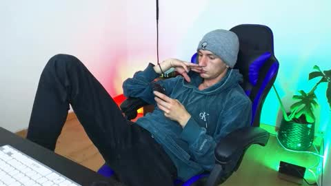 Dan and Noah online show from November 30, 3:49 pm