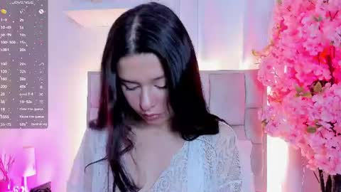 Dana grey   online show from June 11, 12:25 pm