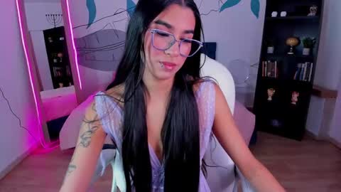 Snapshot of dana_paula chatting on November 5, 11:32 am dana_paula online show from November 5, 11:32 am