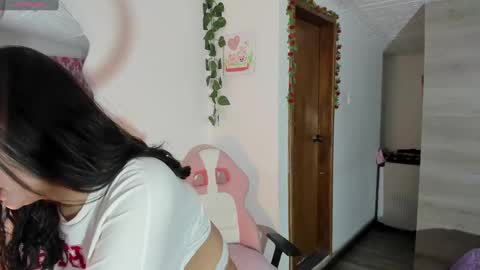 danay_01 online show from January 22, 12:27 am