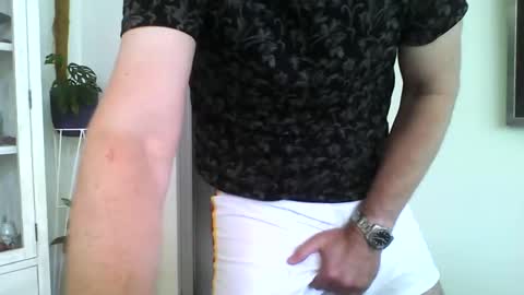 Snapshot of danbubs chatting on December 26, 3:27 am danbubs online show from December 26, 3:27 am