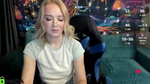 Snapshot of dances_queen chatting on February 2, 8:46 am dances_queen online show from February 2, 8:46 am