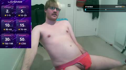 Snapshot of dancho_95 chatting on March 31, 10:43 pm dancho_95 online show from March 31, 10:43 pm