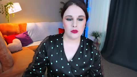 Snapshot of dancingsurprise chatting on May 18, 10:10 am Olivia online show from May 18, 10:10 am