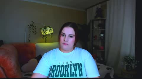 Snapshot of dancingsurprise chatting on June 3, 3:09 am Olivia online show from June 3, 3:09 am