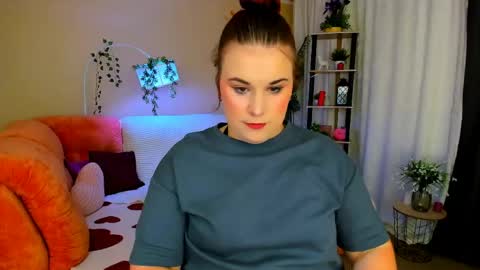 Snapshot of dancingsurprise chatting on June 5, 3:13 am Olivia online show from June 5, 3:13 am