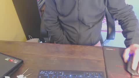 Snapshot of dandotamoon chatting on November 3, 9:10 am dandotamoon online show from November 3, 9:10 am