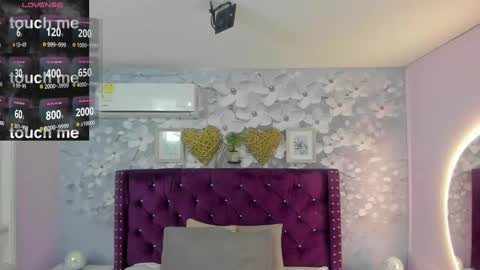 Snapshot of danee_19 chatting on February 9, 11:36 am Daniela online show from February 9, 11:36 am