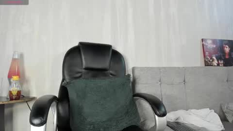 Snapshot of danger_smith chatting on March 18, 9:18 pm danger smith online show from March 18, 9:18 pm