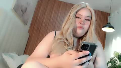 Snapshot of dangerous_womanxx chatting on April 4, 3:42 pm Ms. K online show from April 4, 3:42 pm