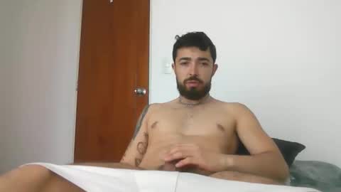 Snapshot of dani3l9905 chatting on November 11, 5:57 pm dani3l9905 online show from November 11, 5:57 pm