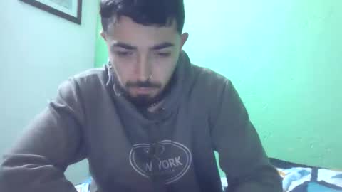 Snapshot of dani3l9905 chatting on November 30, 3:54 am dani3l9905 online show from November 30, 3:54 am