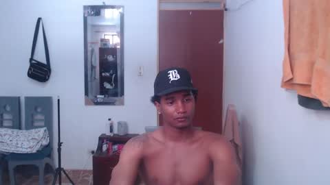 Snapshot of dani_browx chatting on December 14, 6:34 pm dani_browx online show from December 14, 6:34 pm