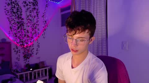 Snapshot of dani_dancer chatting on May 15, 10:50 pm Dani Dancer online show from May 15, 10:50 pm