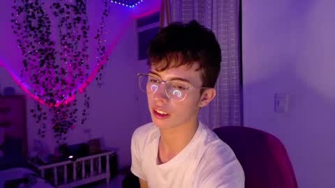 Snapshot of dani_dancer chatting on May 15, 11:45 pm Dani Dancer online show from May 15, 11:45 pm