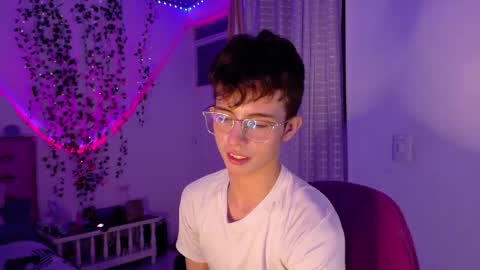 Snapshot of dani_dancer chatting on May 15, 11:56 pm Dani Dancer online show from May 15, 11:56 pm