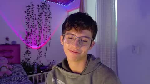 Snapshot of dani_dancer chatting on June 7, 9:29 pm Dani Dancer online show from June 7, 9:29 pm