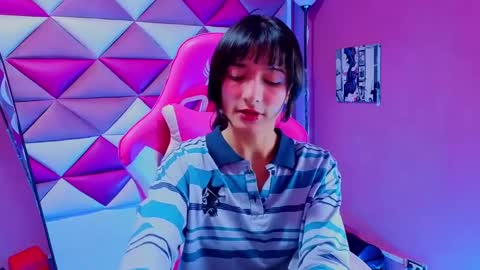 Snapshot of dani_dream chatting on October 3, 1:52 pm dani_dream online show from October 3, 1:52 pm