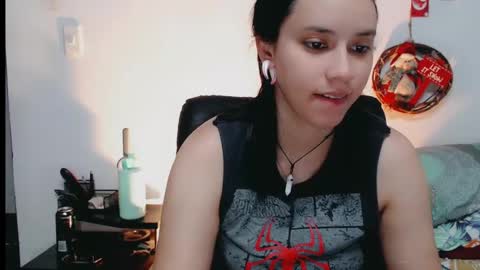 dani y jocelyn online show from December 18, 10:24 pm