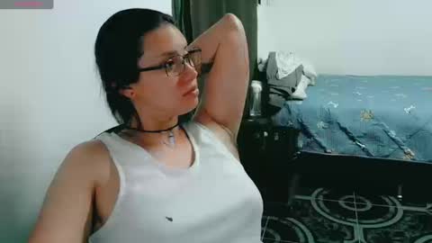 dani y jocelyn online show from March 14, 11:43 pm