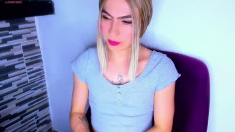 Snapshot of dani_lovet1 chatting on January 29, 6:43 am dani online show from January 29, 6:43 am