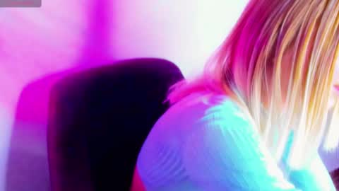 Snapshot of dani_lovet1 chatting on February 10, 7:26 am dani online show from February 10, 7:26 am