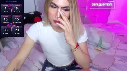 Snapshot of dani_lovet1 chatting on September 17, 4:14 am dani online show from September 17, 4:14 am