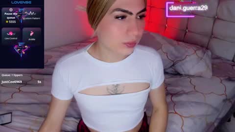 Snapshot of dani_lovet1 chatting on October 9, 7:12 pm dani online show from October 9, 7:12 pm