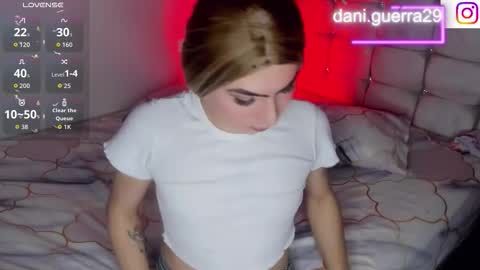 Snapshot of dani_lovet1 chatting on October 17, 11:18 pm dani online show from October 17, 11:18 pm