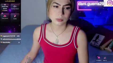 Snapshot of dani_lovet1 chatting on November 17, 1:11 am dani online show from November 17, 1:11 am