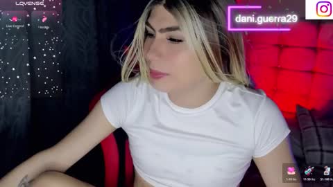 Snapshot of dani_lovet1 chatting on April 3, 1:36 am dani online show from April 3, 1:36 am