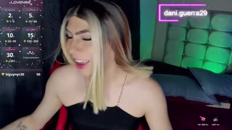 Snapshot of dani_lovet1 chatting on April 9, 12:32 am dani online show from April 9, 12:32 am