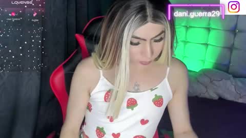 Snapshot of dani_lovet1 chatting on April 22, 2:47 am dani online show from April 22, 2:47 am