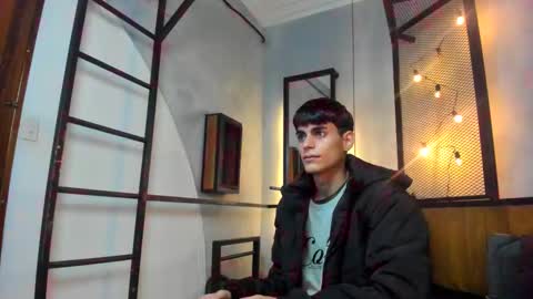 Snapshot of dani_mc chatting on December 2, 11:37 am dani_mc online show from December 2, 11:37 am