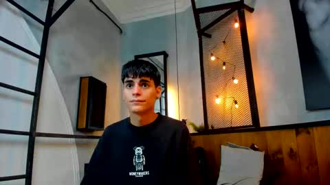 Snapshot of dani_mc chatting on December 3, 11:41 am dani_mc online show from December 3, 11:41 am