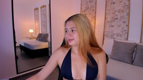 D A N I A online show from October 30, 2:24 am