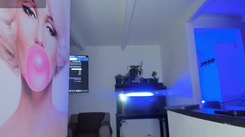 Snapshot of daniel_29x chatting on February 14, 7:54 pm daniel_29x online show from February 14, 7:54 pm