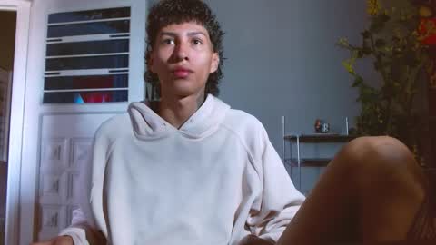 Snapshot of daniel_deluxx chatting on March 17, 6:55 pm daniel_deluxx online show from March 17, 6:55 pm