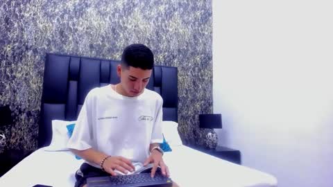 Snapshot of daniel_loverr1 chatting on March 5, 12:45 pm daniel online show from March 5, 12:45 pm