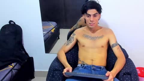 Snapshot of daniel_rochax chatting on March 6, 12:01 pm Daniel online show from March 6, 12:01 pm