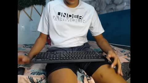 daniel_velez26 online show from November 4, 4:06 pm