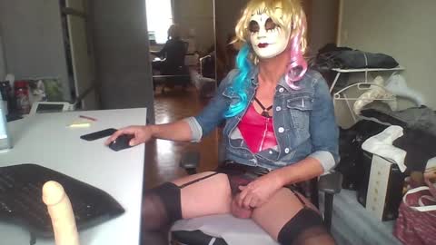 newcumer online show from January 9, 2:18 pm