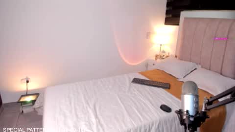 Snapshot of daniela_henaoo chatting on March 7, 1:57 am independent model online show from March 7, 1:57 am