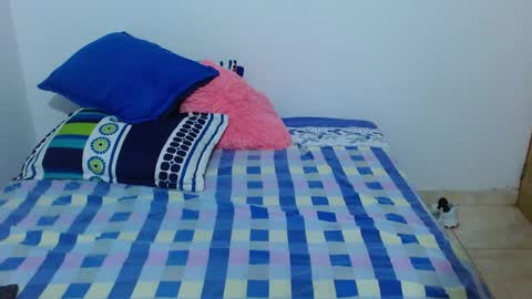 Snapshot of daniela_pra chatting on April 13, 12:05 am daniela_pra online show from April 13, 12:05 am