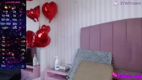 Snapshot of danielaa_a chatting on February 19, 7:48 pm Daniela online show from February 19, 7:48 pm