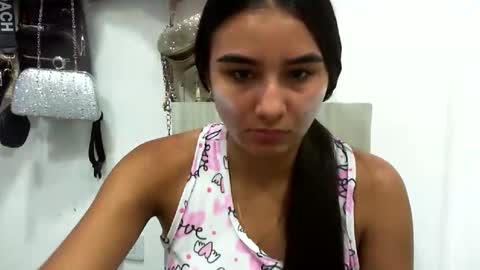 Snapshot of danielaa_foxx chatting on February 5, 2:27 am danielaa_foxx online show from February 5, 2:27 am