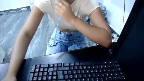 danielaa_foxx online show from July 1, 11:15 pm