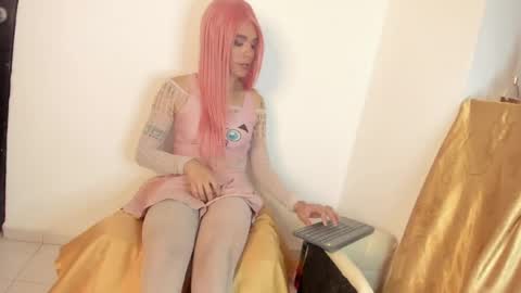 danielamay00 online show from June 18, 9:14 am